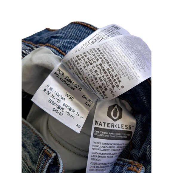 Levi's Women's Size 30 Wedgie Jeans Light Wash Raw Hem High Rise Button Fly - Picture 9 of 13